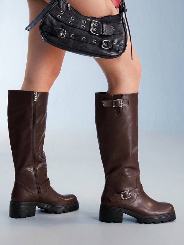 Cuccoo CUCCOO GRLICON Damen Outdoor Keilabsatz Stiefel mit rundem Zehenbereich, dicke Sohle, Silber-Schnalle Dekor, schwarzes PU-Material, modisch, bequem für Alltag und Party, geeignet für Halloween, Weihnachten, Silvester, Dates, Herbst