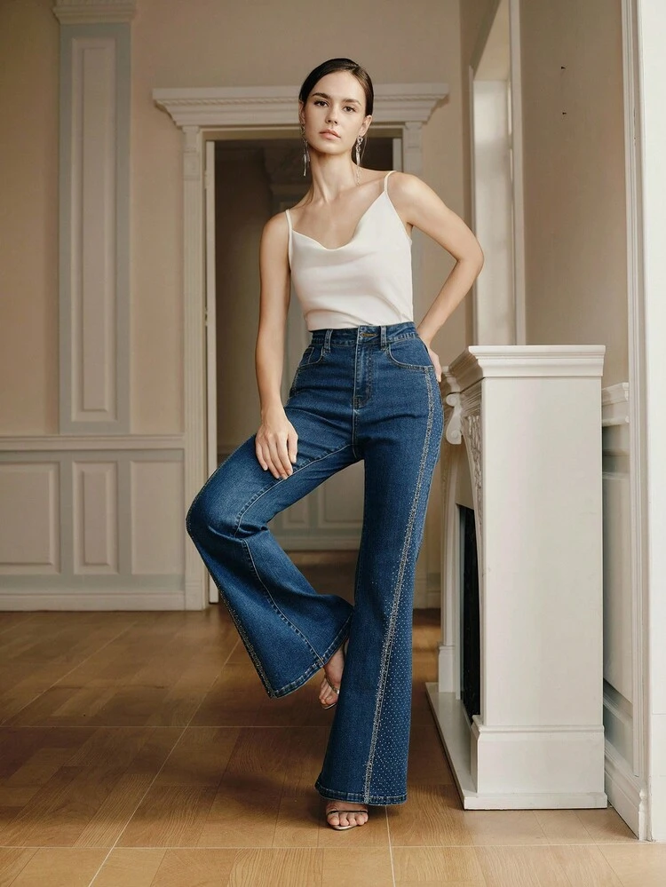 Fashionable Rhinestone Embellished Women's Blue Jeans