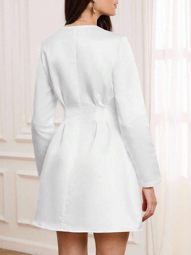 Elegant V-Neck Metal Buckle Waist Dress, Suitable For Parties, Gatherings, Autumn/Winter Elegant White Cardigan Dress,Women's Fall Dress,Prom Dress,Chic Women's Dress,White Dress New Year, Zip-Up Dress