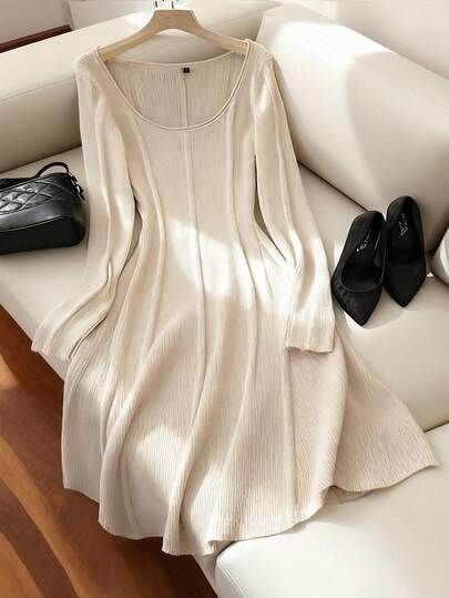 Franclia 优雅长袖圆领修身休闲连衣裙