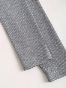 Sweetra 女士新款斜肩褶皱长袖不对称下摆上衣和休闲裤简约优雅两件套，适合通勤和休闲穿着 - 深灰色 - 查看 7