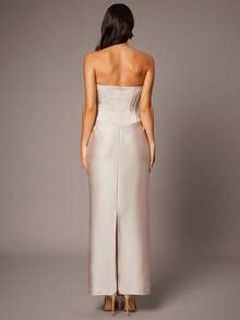 Silquee Váy xòe xếp ly thanh lịch dành cho nữ, được trang trí bằng hoa 3D, phù hợp cho các bữa tiệc, đám cưới và các dịp khác. Váy satin màu mơ, váy corset màu mơ, váy trắng trễ vai và váy cưới đơn giản nhưng thanh lịch phù hợp cho nhiều dịp khác nhau như ngày lễ, đám cưới, sinh nhật và lễ tốt nghiệp. Chúng cũng có thể được mặc như váy bodycon, váy thu dành cho nữ, trang phục Giáng sinh, trang phục Halloween, trang phục đêm hẹn hò, trang phục khách dự tiệc cưới, v.v. Váy dự tiệc cưới thanh lịch. - trắng - Xem 4