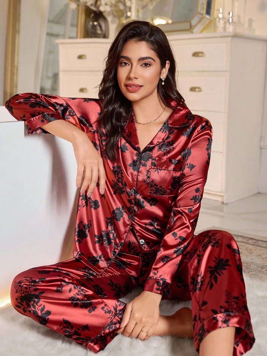 LuxeNights بيجامة نسائية من قطعتين، ملابس علوية طويلة الأكمام من الساتان مع طباعة زهرية أنيقة وبنطلون، ملابس خريف وشتاء - الأحمر - مشاهدة 1