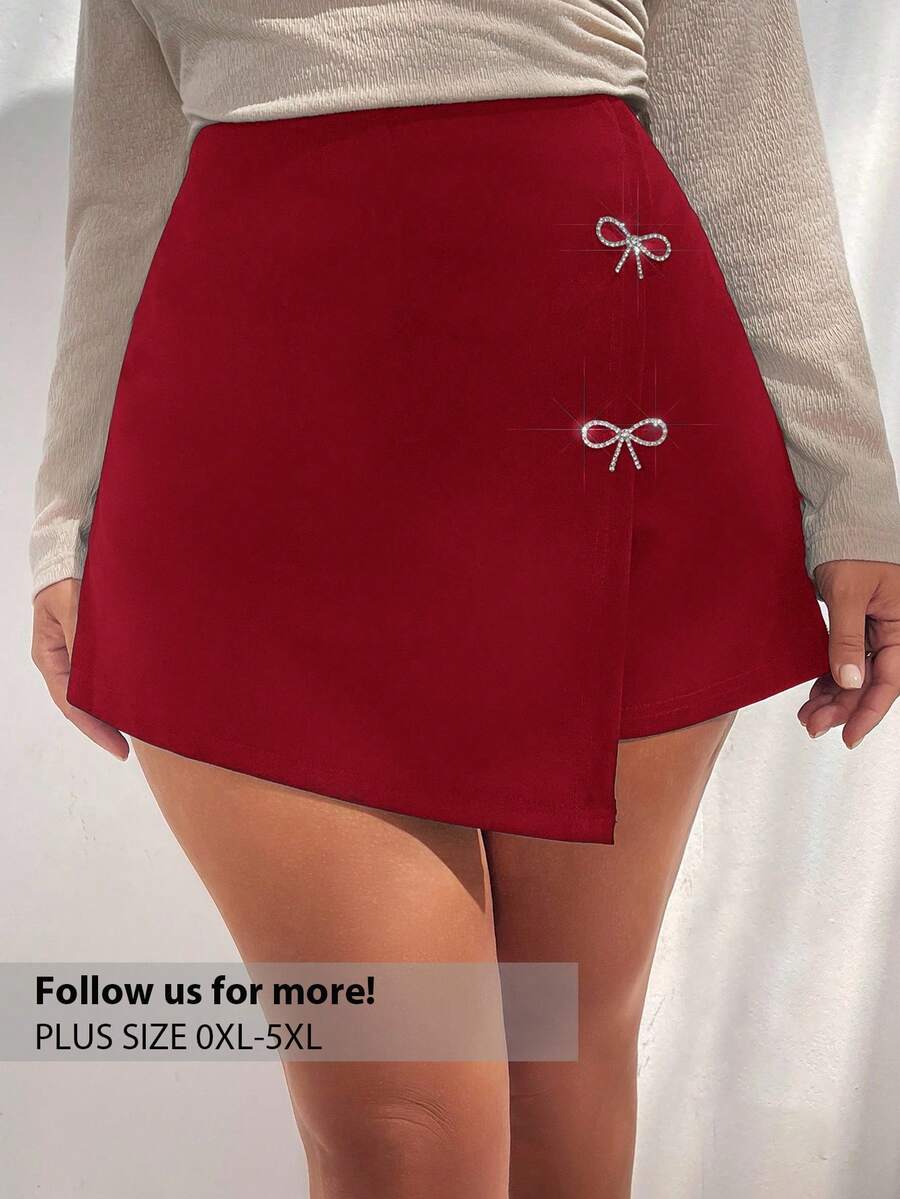 Firerie Mujeres de talla grande Shorts rojos básicos con lazo asimétrico y adorno de strass "Love/Lover", Falda roja casual, Falda mini con lazo - Rojo - Ver 1