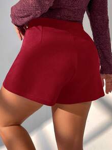 Firerie Mujeres de talla grande Shorts rojos básicos con lazo asimétrico y adorno de strass "Love/Lover", Falda roja casual, Falda mini con lazo - Rojo - Ver 2