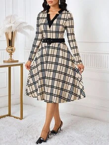 SHEIN Lady Vestido Curto Feminino de Manga Longa com Decote em V, Xadrez e Babado na Barra - Multicolorido - Visão 4