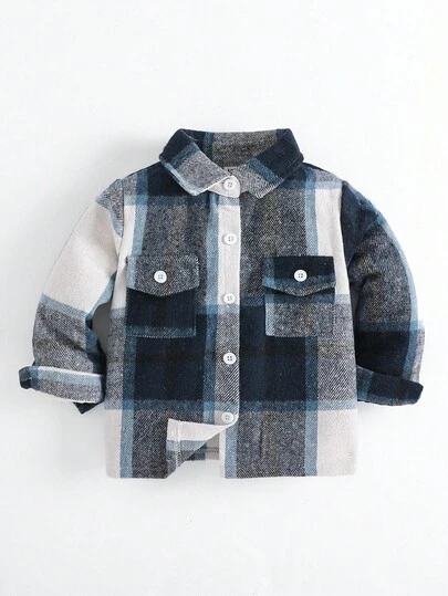 SHEIN Playful Pals Chaqueta casual de bebé niño con contraste de cuadros azul y blanco, decoración de bolsillo y manga larga, adecuada para salidas de otoño/invierno o uso diario en casa, una chaqueta básica clásica, linda y de moda, con una armonía de colores