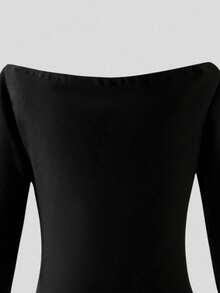 Conjunto de 2 piezas de mujer con blusa negra de manga larga asimétrica con hombros descubiertos y falda de burbujas con flores 3D, para vacaciones - Negro - Ver 4