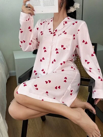 SHEIN 女式翻领粉色心形条纹印花长袖睡袍，适合秋季