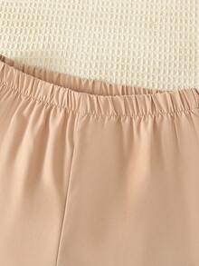 SHEIN 2 件套青少年男孩套装，儿童针织舒适 Polo 长袖运动衫 2 合 1，时尚青春期前胸前印花设计上衣搭配卡其色休闲裤，松紧腰设计，宽松版型，适合秋季场合，如度假、日常穿着等。 - 藏蓝色 - 查看 4