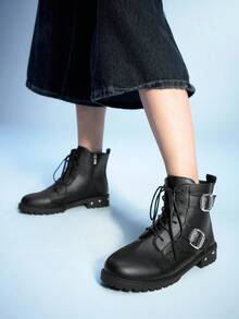 Sugerpunk Botas de plataforma gruesa con tacón grueso de PU negro, nuevas para primavera/otoño 2025. Botas de tobillo con cremallera lateral, remaches metálicos y estilo gótico británico oscuro para mujer - Negro - Ver 1