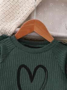 SHEIN Playful Pals 2pcs/Set Baby Girls Autumn New Ribbed Fabric Round Neck Long Sleeve Ruffle Trim Front Heart Print Casual Long Pants Simple Cute Homewear Matching Set - Multicolor - View 5