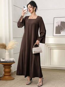 Yasmyna Locker geschnittenes Damen Kleid im arabischen Stil mit handgefertigter Blumentextur und Schleifen-Dekor - Kaffeebraun - Übersicht 5
