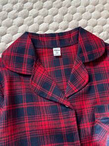 SHEIN Vintaside Kids 优雅简约勃艮第格子和海军蓝口袋设计开衫和裤子休闲家居服套装，适合少女 - 紅色 - 查看 7