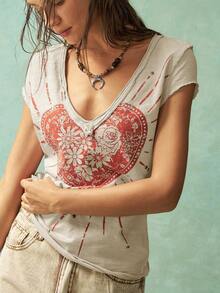 Bohemela Áo thun cổ chữ V tay ngắn in hình trái tim và hoa cỡ lớn dành cho nữ - Màu be - Xem 5