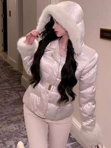 DAZY معطف شتوي للنساء بتصميم ياقة سحاب وحزام، لون أحادي الطول بأكمام طويلة، مزين بالفرو الاصطناعي وقطع ملونة