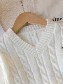 1 pieza Jersey de punto clásico de cable para niñas, jersey de punto de cuello en V de ajuste delgado de manga larga y grosor regular con decoración bordada de caballo negro, cómodo y versátil para primavera/otoño, uso diario casual o actividades al aire libre