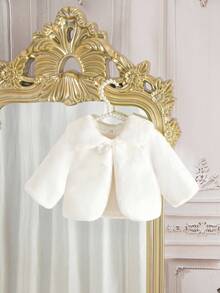 SHEIN Babygir Fashion Design Cute And Elegant Lady Girl Adorable Baby Girl Elegant And Cute Faux Fur Jacket Plush White Cape Shawl, Lady White Shawl, Elegant Plush Cape, Suitable For Indoor And Outdoor In Autumn And Winter, Warm And Fashionable, Minimalist Style, Suitable For Indoor, Outdoor, Daily Wear, Sports, Play, Parties, Photography, Vacations, And Festive Occasions