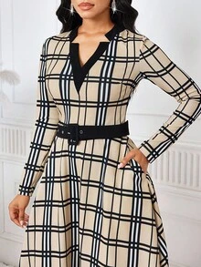 SHEIN Lady Vestido Curto Feminino de Manga Longa com Decote em V, Xadrez e Babado na Barra - Multicolorido - Visão 7