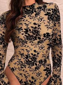 SHEIN BAE Women's Spring Red Solid Color Valentine's Day Date Wedding Bride Bridesmaid Dress Top Simple And Versatile Oversized 3D Pearl Decoration Pearl Chain Halter Neck Short Top Vest - Khaki - View 7