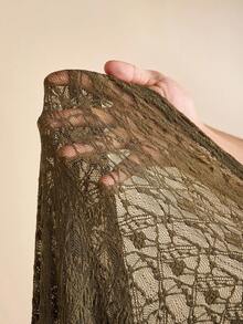 Zivah 2025 秋季新款万圣节生日派对宴会学院风学生日常休闲邮轮旅行热门优雅通勤商务休闲无袖圆领前褶肩金属装饰纽扣腰部收紧紧身开衩透明蕾丝面料内衬军绿色超长连衣裙女 - 軍綠色 - 查看 9