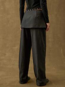 Nöista Schwarze Hose mit einer geschichteten Rock-Detail und seitlicher Schnalle für eine kantige Silhouette; ideal für modebewusste Herbstoutfits und auffallende Winterabendlooks, großartig für Halloween-Nächte oder Silvester-Feiern. - Blau - Übersicht 3