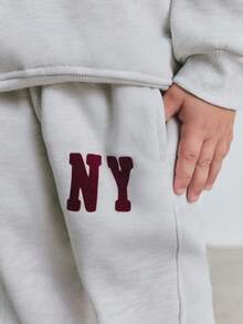 Maija Kids 小男孩灰色英式天鹅绒图案圆领运动衫和运动裤休闲套装 - 灰色 - 查看 4