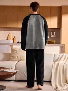 Manfinity Underwear&Sleepwear Basics 男士加大码撞色拼布圆领长袖羊毛插肩袖保暖冬季家居服套装