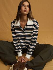 Nöista 长袖 Polo 衫风格上衣，带有横向海军蓝、奶油色和栗色条纹以及白色撞色领子；柔软针织带来学院风氛围，非常适合秋季穿着，冬季舒适分层穿着，适合休闲万圣节、圣诞节或新年活动。 - 彩色 - 查看 1