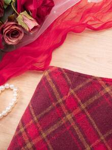 SHEIN Babygirl Versatile Elegant Lady Casual Cute Solid Color Elastic Waist Wool Blend Red Plaid Christmas Mini Skirt, Versatile Autumn And Winter, Red Plaid Skirt, Christmas Skirt, Fashionable Design Cutting-Edge Fashion Design Can Be Worn Indoors And Outdoors, Simple Style, Suitable For Indoor, Outdoor, Daily, Sports, Play, Party, Photo, Vacation, Festival - Multicolor - View 4