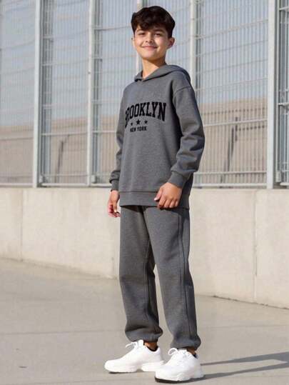 SHEIN 2pcs/Set Teenage Boys Casual College Style Star Print Hoodie Sweatshirt And Straight Leg Sweatpants, Solid Color Classic Simple Basic Versatile Set, Suitable For Home, Commute, School, Daily Casual, Vacation, Outdoor, Party, Autumn/Winter Hoodie And Sweatpants Set 2 Piece Teen Boys Hoddie And Sweatpants Brooklyn Outfit