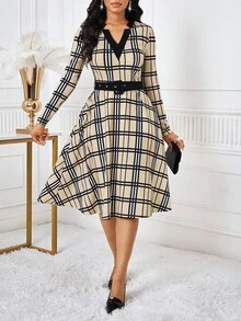 SHEIN Lady Vestido Curto Feminino de Manga Longa com Decote em V, Xadrez e Babado na Barra - Multicolorido - Visão 8