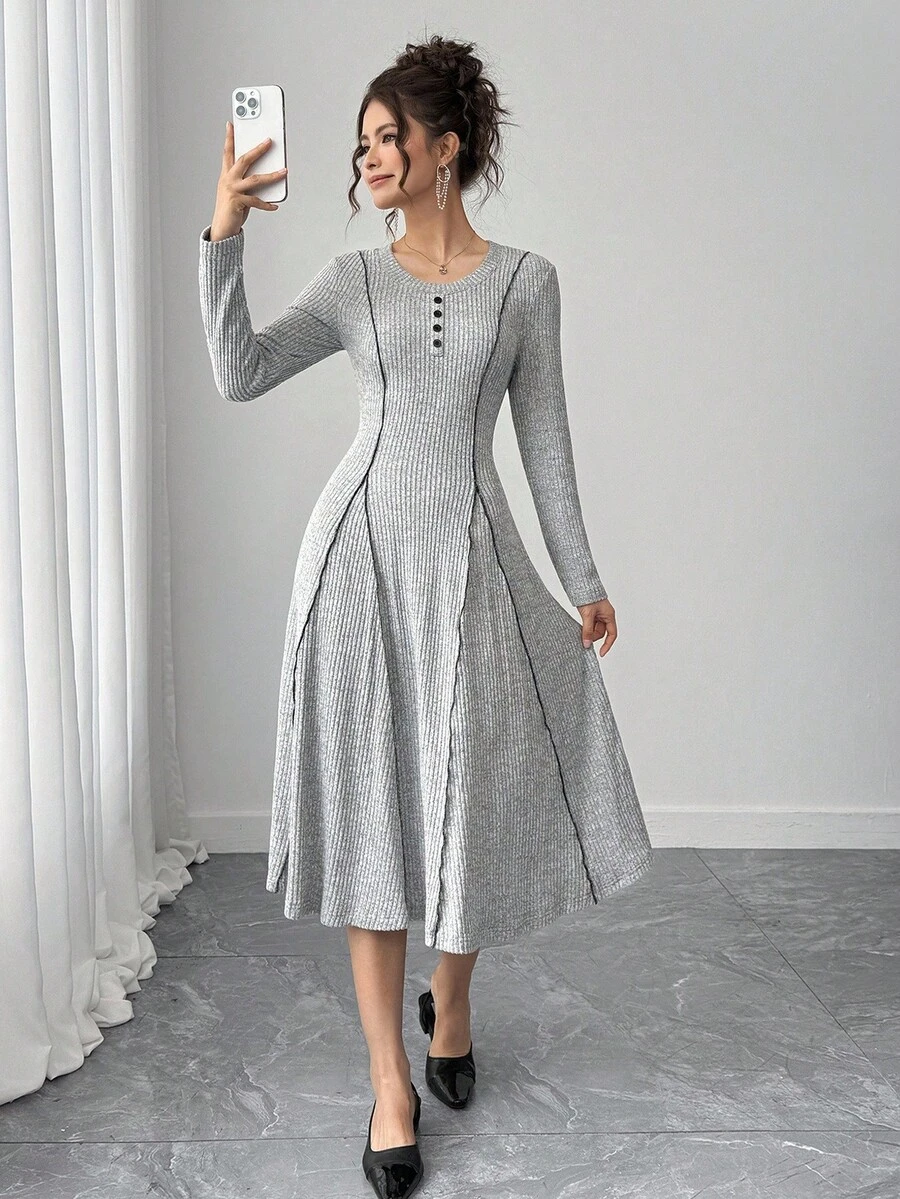 青少年女孩圆领针织休闲罗纹拼布开衩长袖紧身连衣裙，适合春秋季节日常休闲穿着 - 淺灰色 - 查看 1