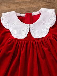 SHEIN 女童白色领丝绒连衣裙，时尚优雅的丝绒连衣裙，荷叶边设计，长袖，休闲简约，适合婚礼季、秋冬季节、派对、生日、公主风等场合，也可作为姐妹装穿着。另有红色连衣裙、红色节日连衣裙、酒红色丝绒连衣裙、红色新年连衣裙、红色连衣裙、酒红色丝绒连衣裙、长袖连衣裙、红色蝴蝶结连衣裙、红色连衣裙、双胞胎女童连衣裙等款式可供选择。 - 紅色 - 查看 5