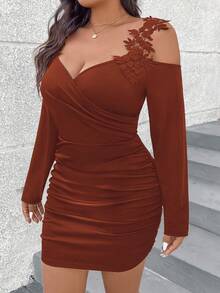 SHEIN Clasi Plus Size Solid Color Applique Ruched Fitted Long Sleeve Dress - Bronze - View 4
