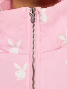 Missguided x Playboy 超大款短款羽绒服，饰有兔子印花和罗纹下摆，适合寒冷天气叠穿 - 粉色 - 查看 7