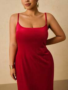 SHEIN VCAY Váy maxi dài chấm đất dệt kim hở lưng màu trơn, chất liệu nhung gợi cảm, thanh lịch, dành cho tiệc Giáng sinh và năm mới cỡ lớn dành cho nữ, mùa thu/đông - Đỏ - Xem 7