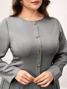 Modelyn Đầm xòe thanh lịch cổ tròn tay dài màu trơn cỡ lớn cho nữ, thiết kế nút kim loại, viền xếp ly - Màu xám đen - Xem 1