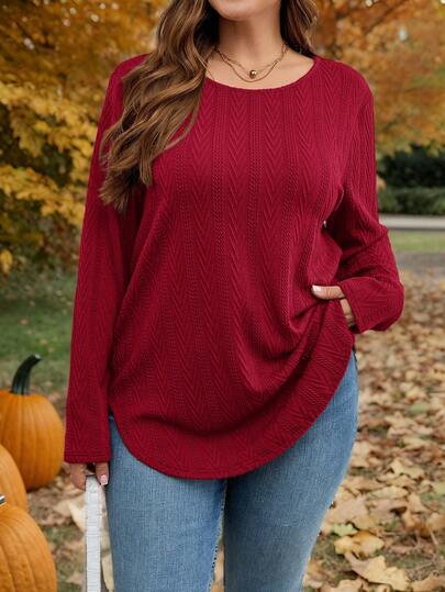 SHEIN LUNE 大码休闲长袖T恤，采用纹理面料，弧形下摆设计，适合秋冬季节穿着。