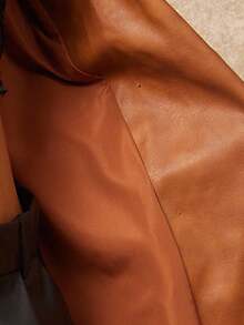 Lumalex Veste régulière pour femmes avec effet vieilli, épaules matelassées et taille cintrée. Manteau trench synthétique brun. Manteau trench synthétique pour femmes. Manteau trench brun. Robe manteau trench couleur rouille