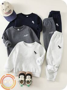 SHEIN 6件套男童保暖内衬圆领卫衣和运动裤套装，休闲舒适，适合日常穿着，可用于返校、圣诞节、万圣节、学校活动、秋冬季等场合。4T男童运动套装，男童休闲套装，卫衣和运动裤套装，儿童卫衣套装，男童秋冬休闲两件套。 - 彩色 - 查看 3