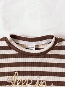 2 件套男童韩版卡其色条纹纹理面料标语刺绣长裤和长袖睡衣套装 - 卡其色 - 查看 6