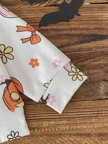 SHEIN Infant/Baby Girl Oversized Pumpkin Print Funny Stylish Cute Halloween Sweatshirt, 6 Months - 3 Years Fall Winter