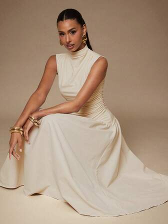 L'Amorae 女式纯色褶皱领无袖连衣裙