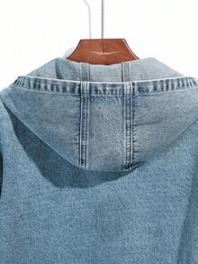 Vacaura 青少年男童复古中蓝色水洗美式高街连帽牛仔夹克，街头休闲外套，面料柔软舒适，适合休闲和户外活动。