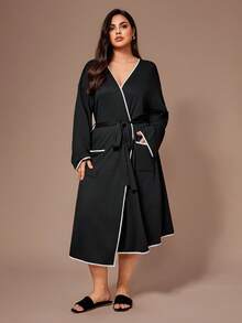 Lazeform Soft & Skin-Friendly Contrast Color Casual Plus Size Loungewear Robe Night Plus Size Curve Robe, Cozy Outfit