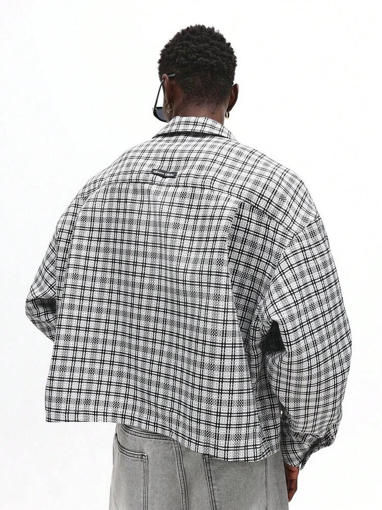 Camicia a quadri con bottoni e tasche sul petto