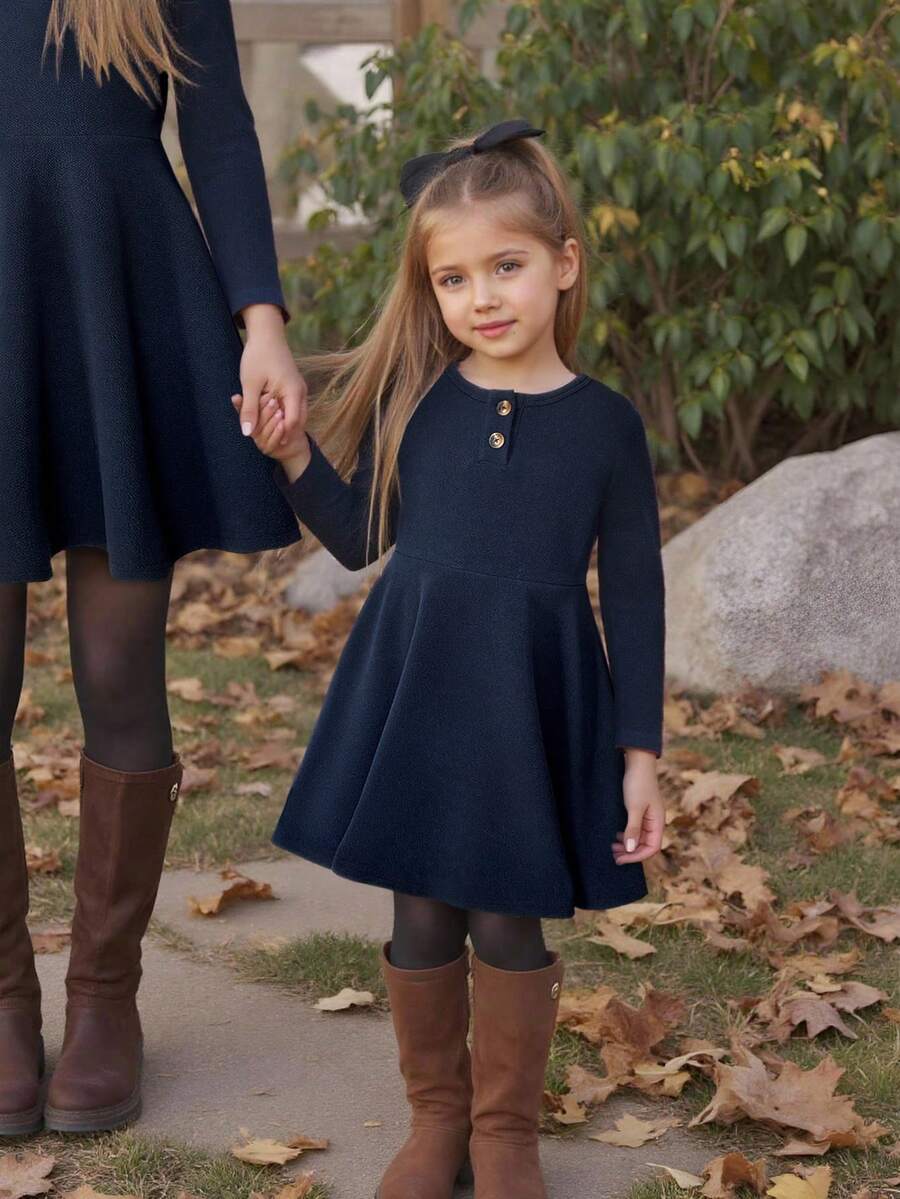 SHEIN Emery Rose Kids 年轻女孩优雅休闲圆领套头开叉设计中长连衣裙，适合上学、日常休闲装、秋冬 - 藏蓝色 - 查看 1