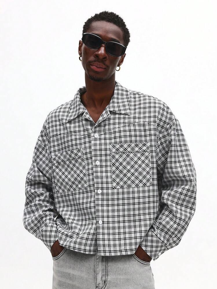 Camicia a quadri con bottoni e tasche sul petto