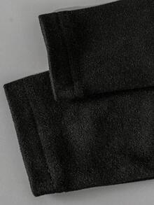 2 件男童黑色长袖保暖内衣套装，柔软羊毛面料，简单舒适，适合冬季分层穿着，简约设计，易于搭配，有弹性，可机洗